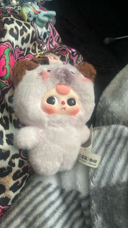 Baby 3 cat plush keyring in used condition!!