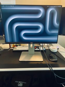 Dell 24" Ultrasharp Monitor