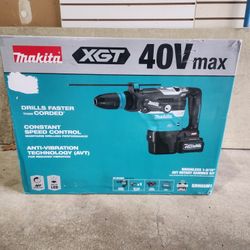 Makita 40V Max XGT Brushless Cordless 1-9/16 in. AVT Rotary Hammer Kit, AFT, AWS Capable (4.0Ah)

