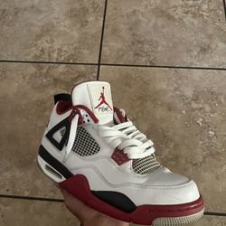 Jordan 4 