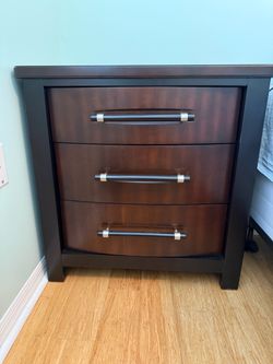 3 drawer nightstand