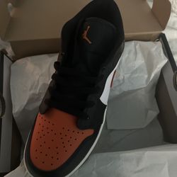 jordan retro 1 low shattered backboard sz 4y