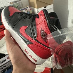 Air Jordan 1 Mid (gs)