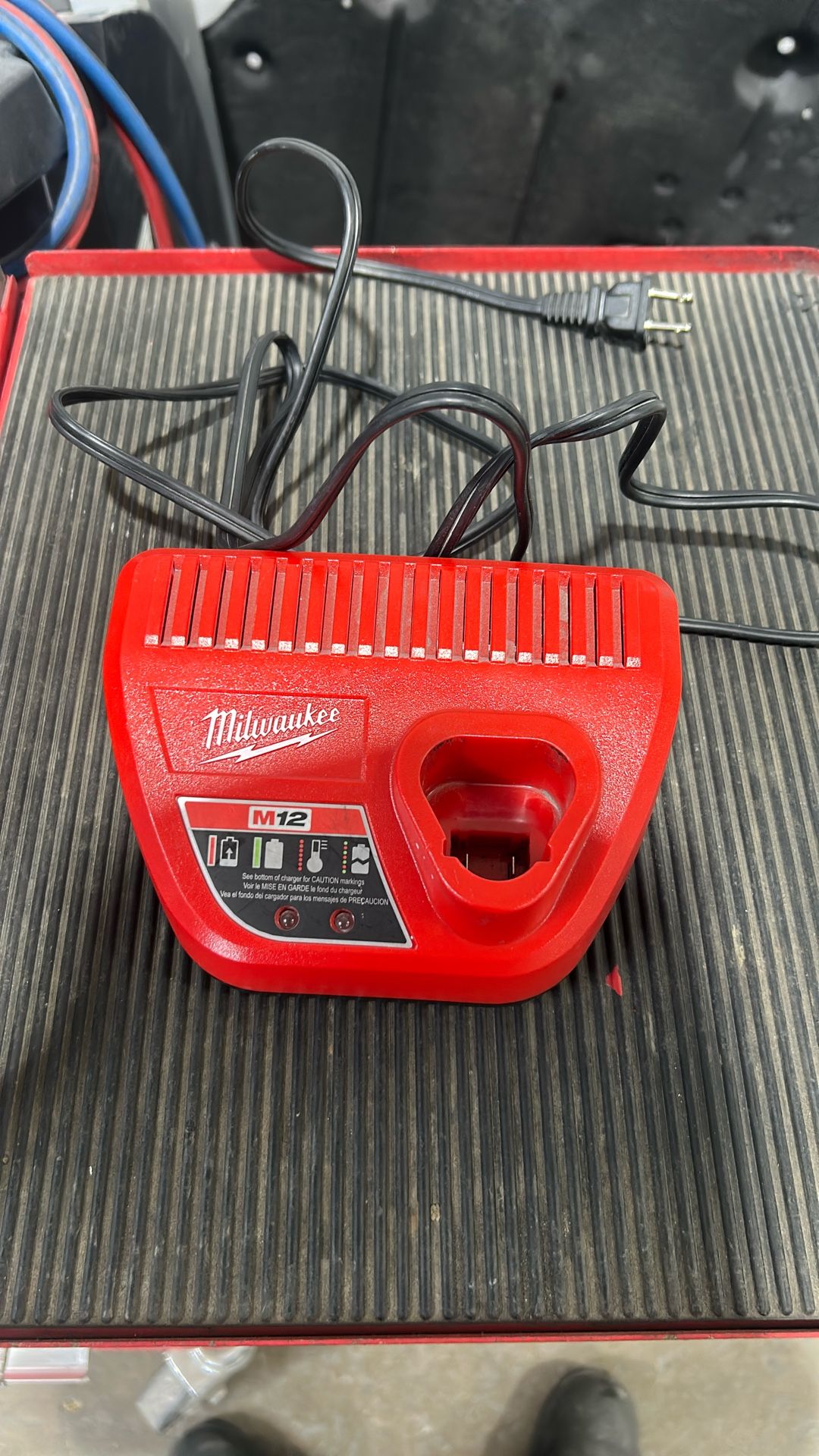 Milwaukee M12 Charger