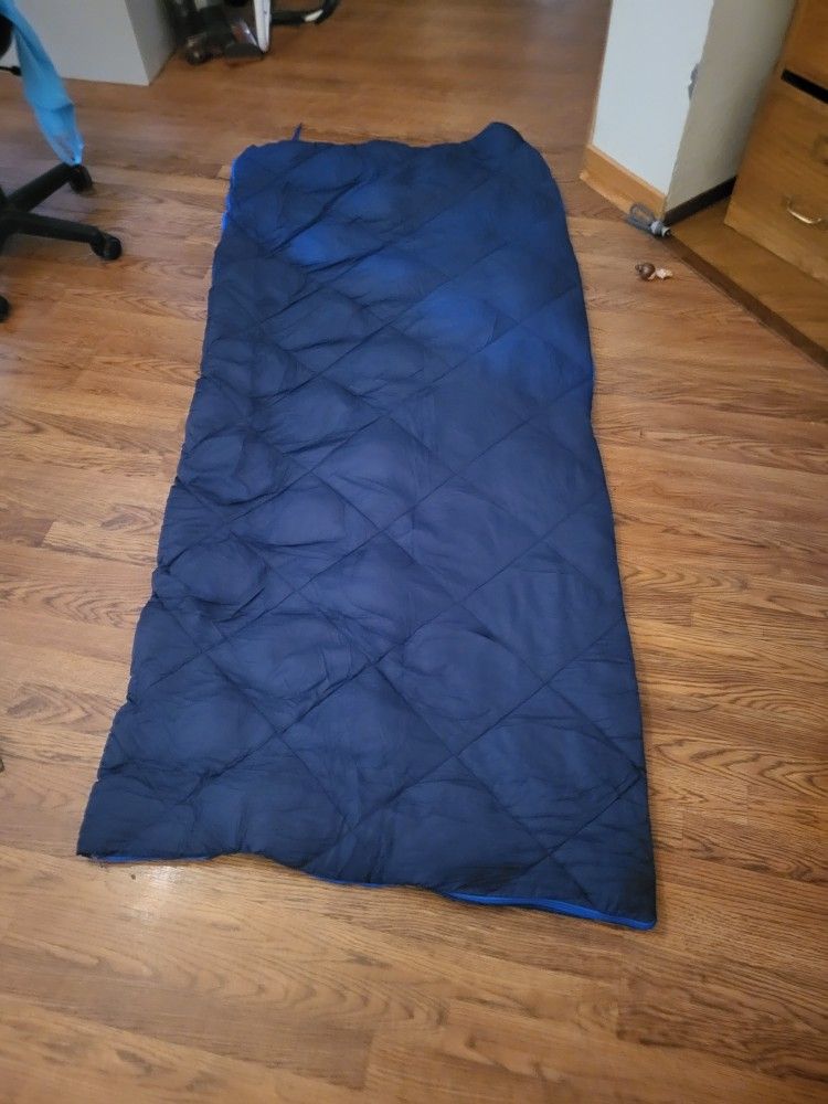 Ozark Trail XL Deluxe 40-Degree Warm Weather Rectangular Adult Sleeping Bag, Navy Blue, 80"x36", extra long