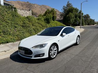 2015 Tesla Model S 85D