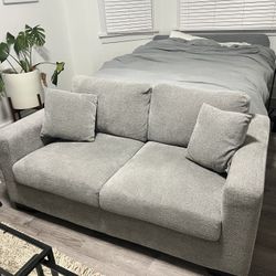 like new Loveseat Sofa