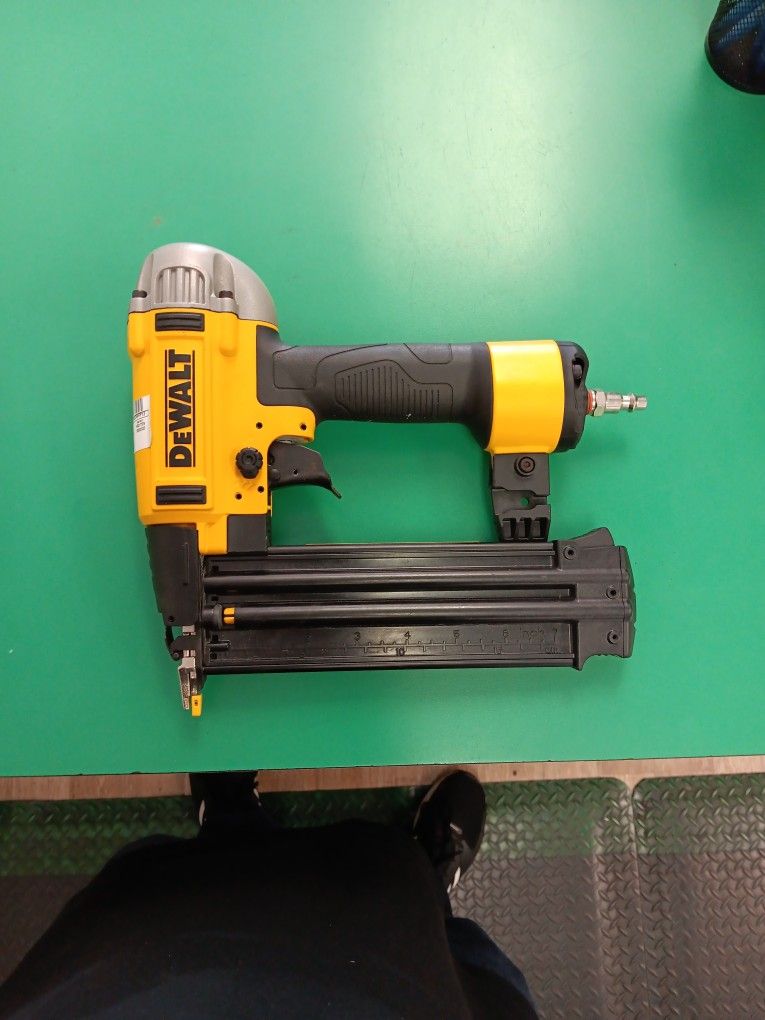Dewalt DWFP12233