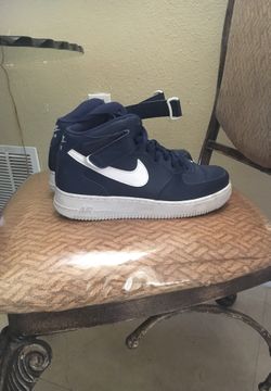 Air Force 1 navy blue size 9