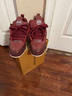 Lv Sneakers Size 10