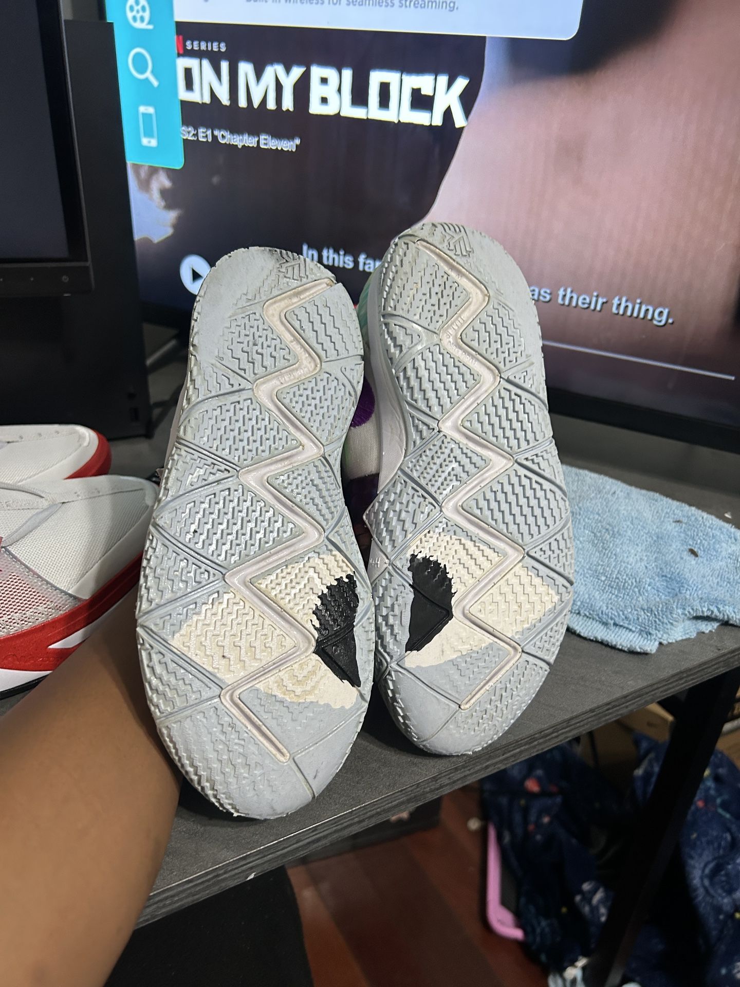 Nike Kyrie Hybrid S2 Pineapples