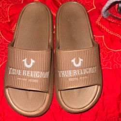 TRUE RELIGION SLIDES