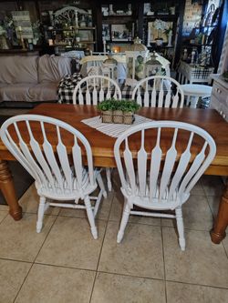 Dinner table with 4 chairs