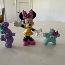 Disney Minnie Mouse Minnie’s Beach Day Clubhouse Playset PVC Figures