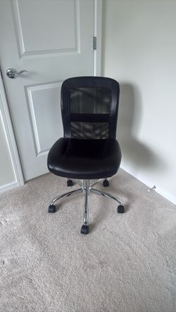 Black Mesh Back Office Chair