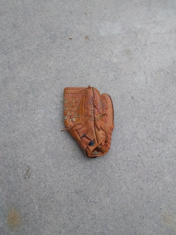 Mizuno Softball Glove