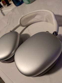 Apple AirPods Max Headphones Silver