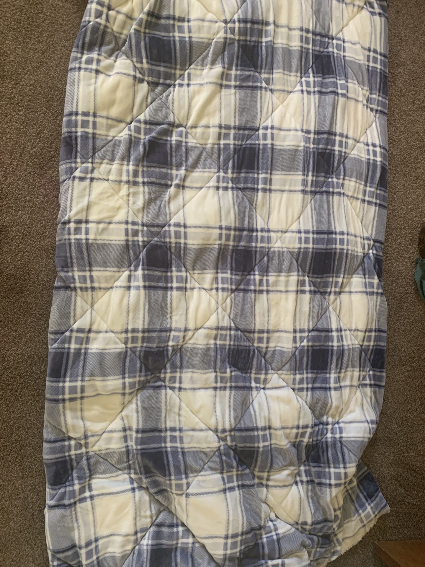 Queen size blanket with 2 pillow cover