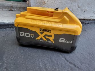 DeWalt 20V Max XR 8Ah Lithium-Ion Battery