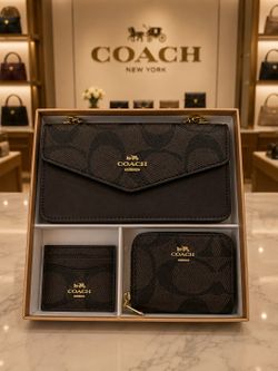 Coach purse, and wallet set (coffe color)