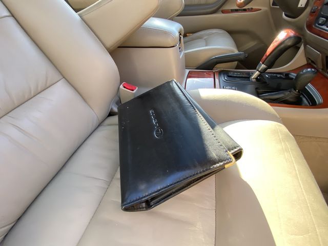 2000 Lexus LX