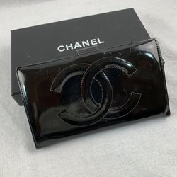 Authentic Chanel Wallet Black Patent Leather Large Coco 
