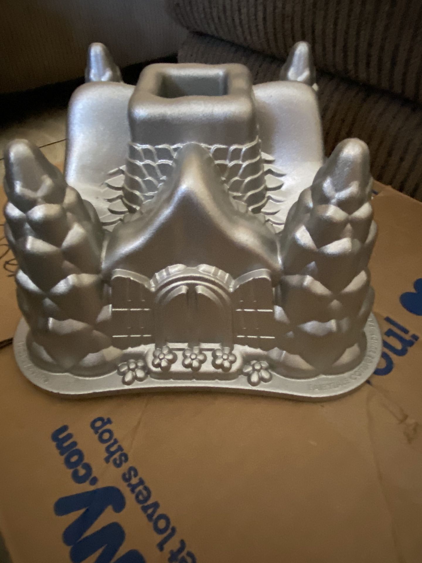 Nordicware fairytale castle Bundt pan