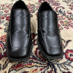 Nearly New Boys 3 Black Dress Shoes