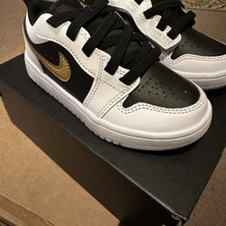 Boys Size 11.5c (little Kids)  Jordan 1 Low Alt 