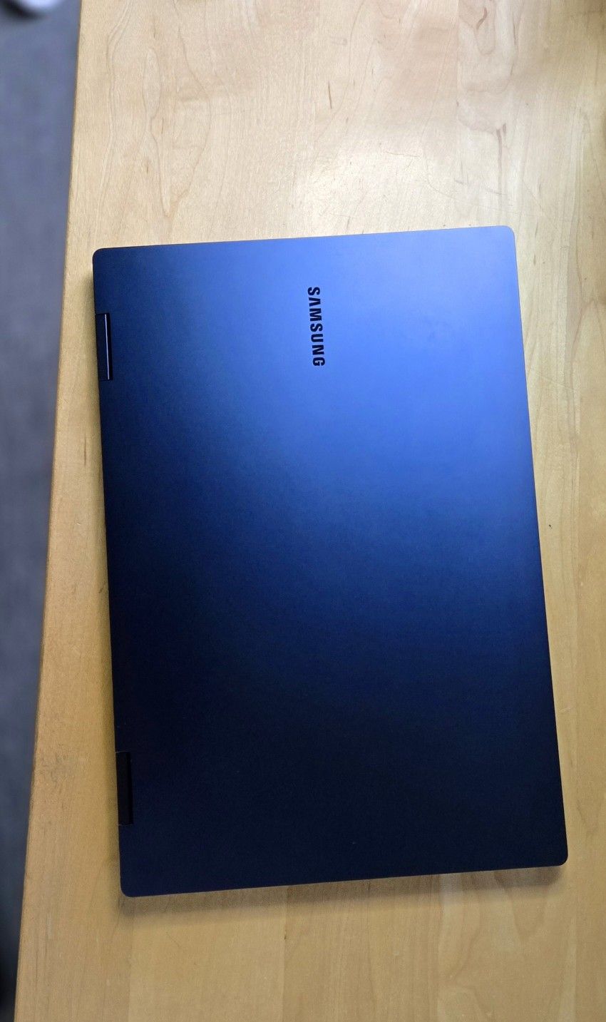 Samsung Laptop 360 fold touch screen