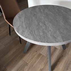 Modern Round Table 35 Inches W/ 4 Chairs 