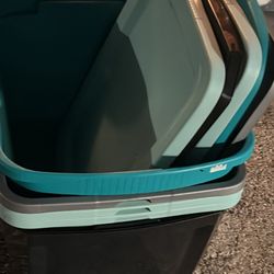 Storage Bin Set Of 5 Storage Bin’s Like New 18Gallon Each 