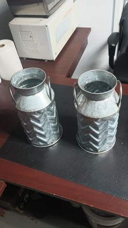 Grayson Lane Gray Metal Farmhouse Decorative Jar