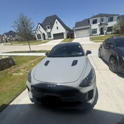 2023 KIA Stinger