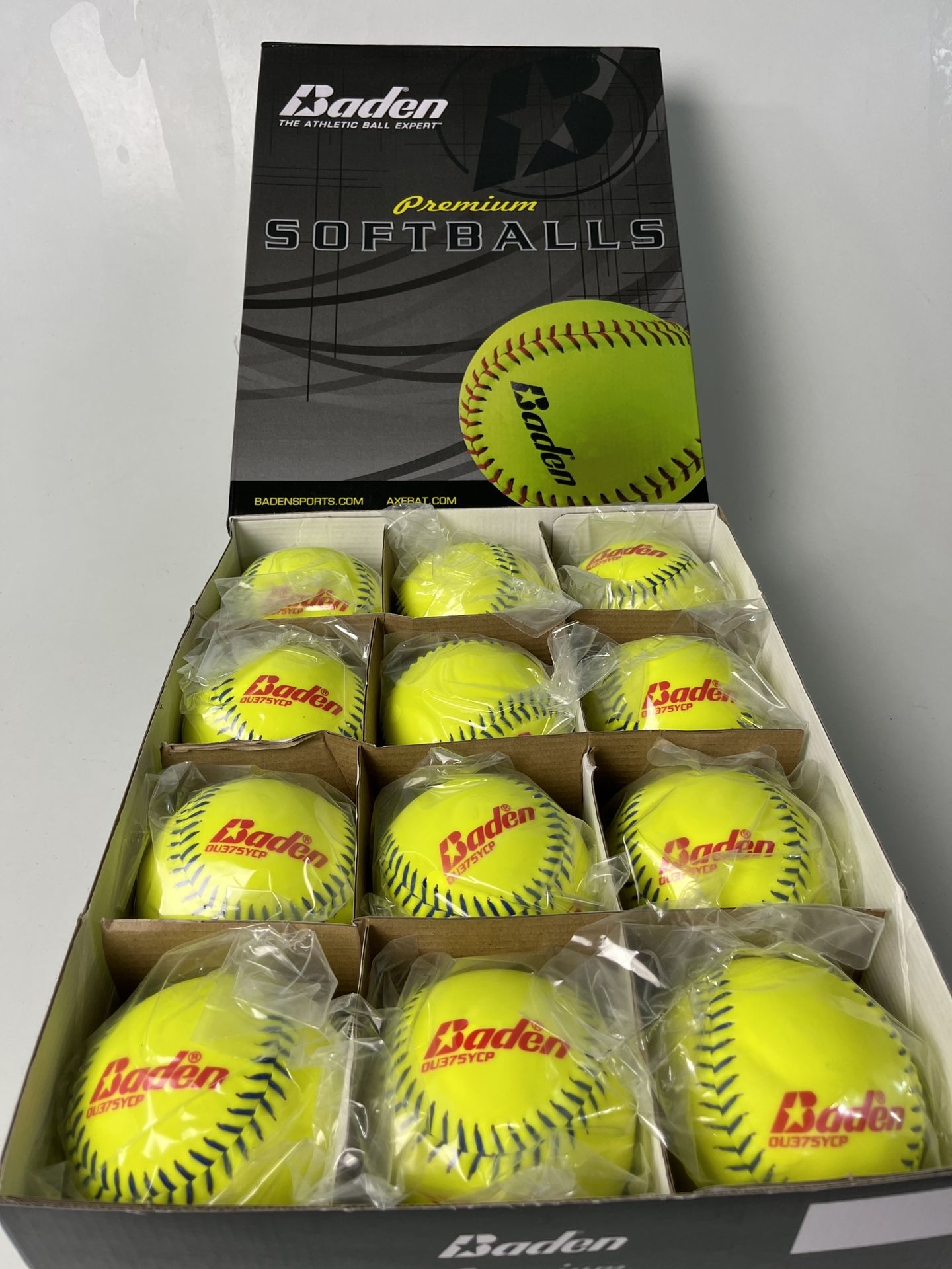 Baden Fire Slowpitch Ball USSSA Classic Plus Softball (12) One Dozen #OU375YCP New Never used. Sold as pictured.
