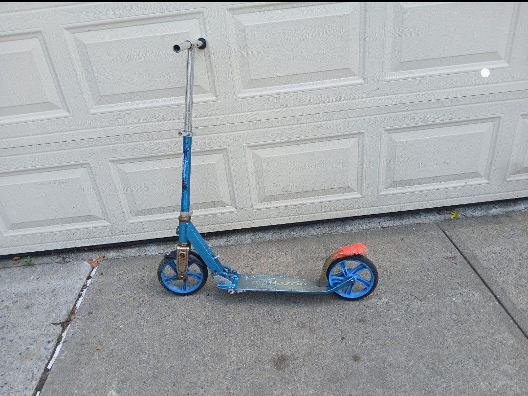 razor A5 lux scooter used $30