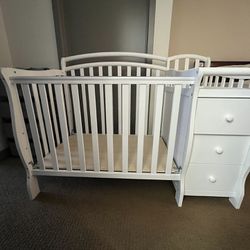 Baby Crib/Toddler bed