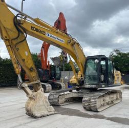 Kobelco SK210 Excavator