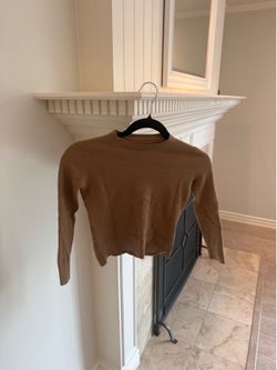 Camel Cropped Knit Sweater – Soft Minimal Style