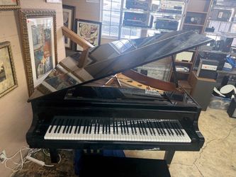 Kawai Baby Grand Piano 4'9"