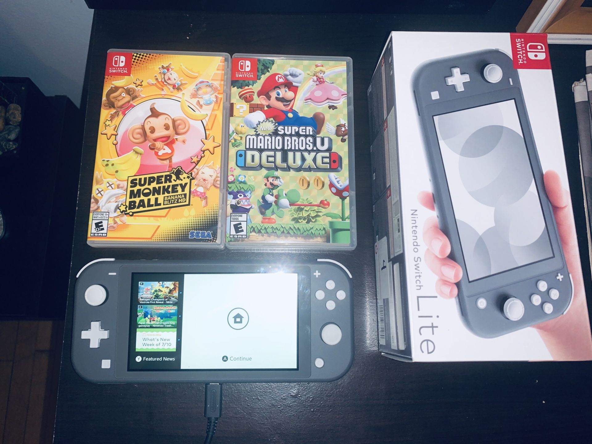 NINTENDO SWITCH LITE + games