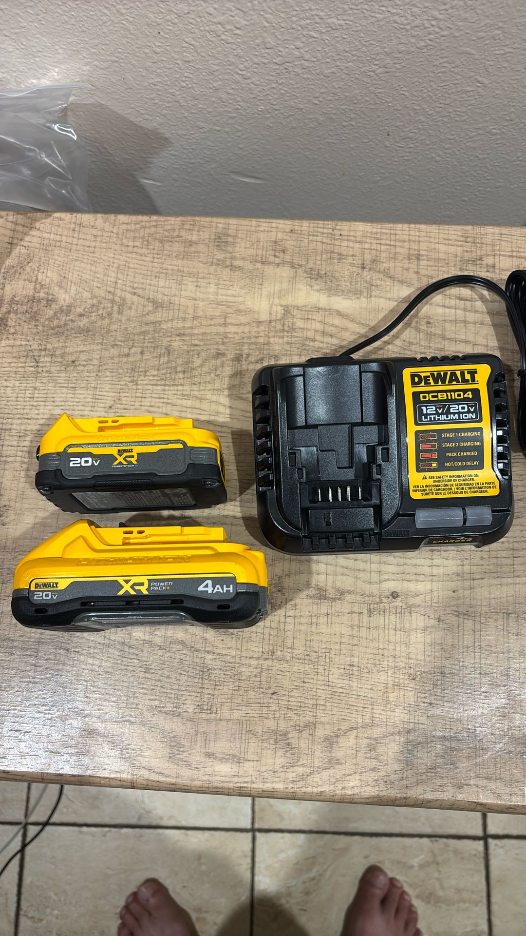Dewalt Power Pack Batteries And Charger
