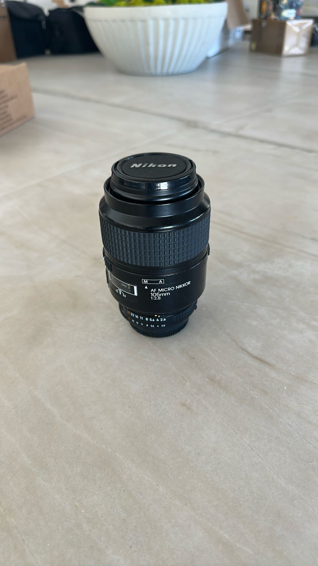 Nikon AF MICRO NIKKOR 105mm 1:2.8 Lens