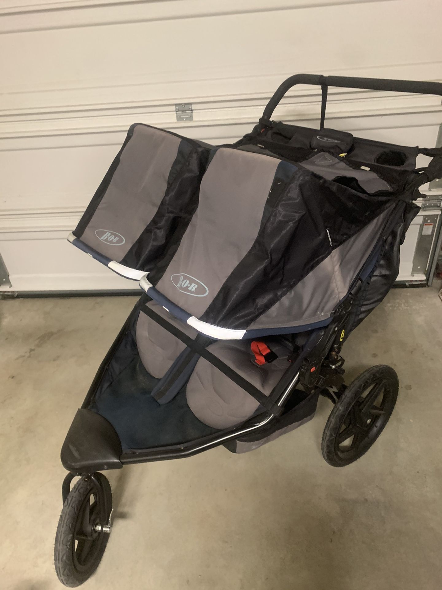 Bob revolution double stroller