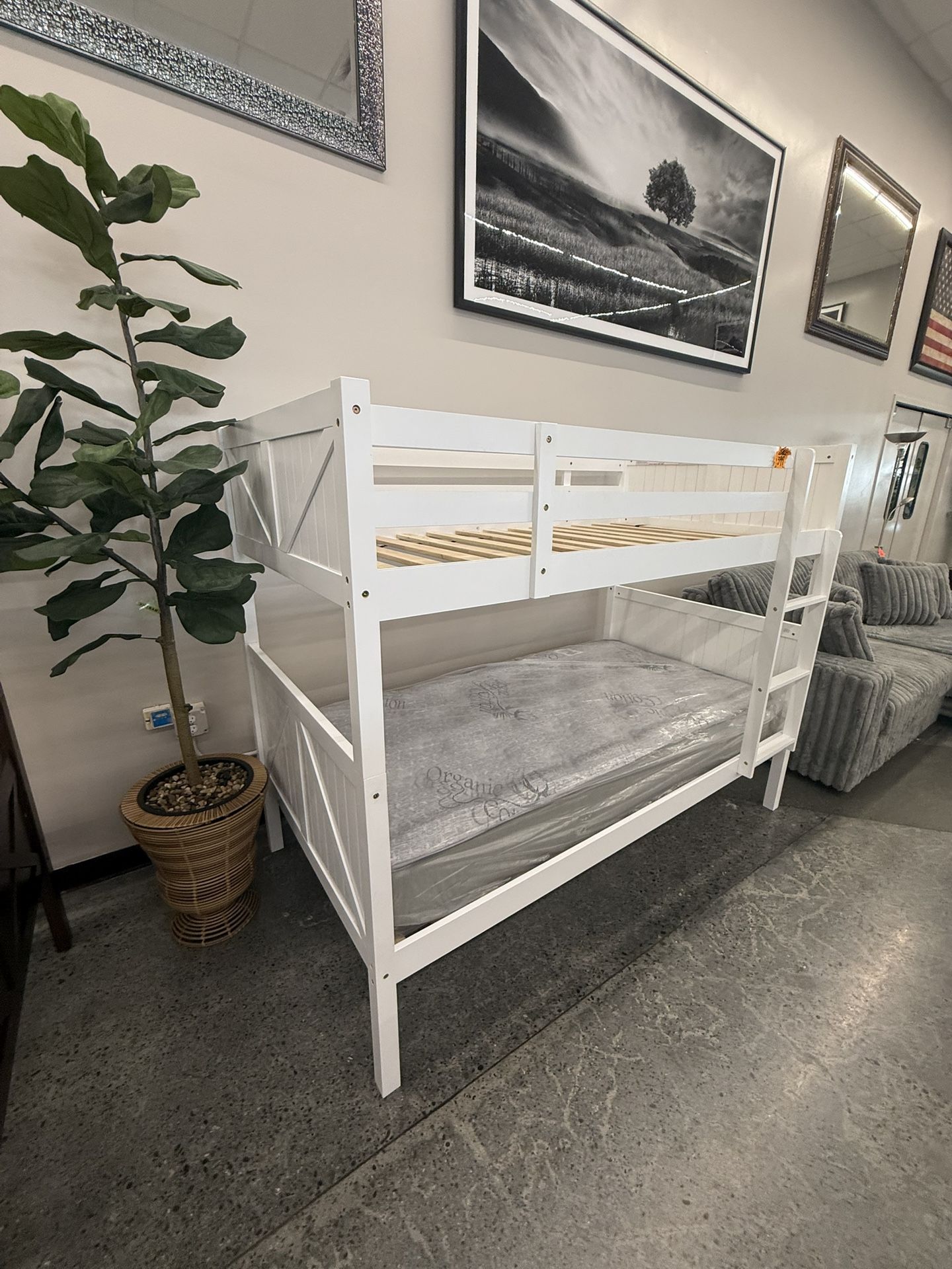 TWIN OVER TWIN BUNK BED