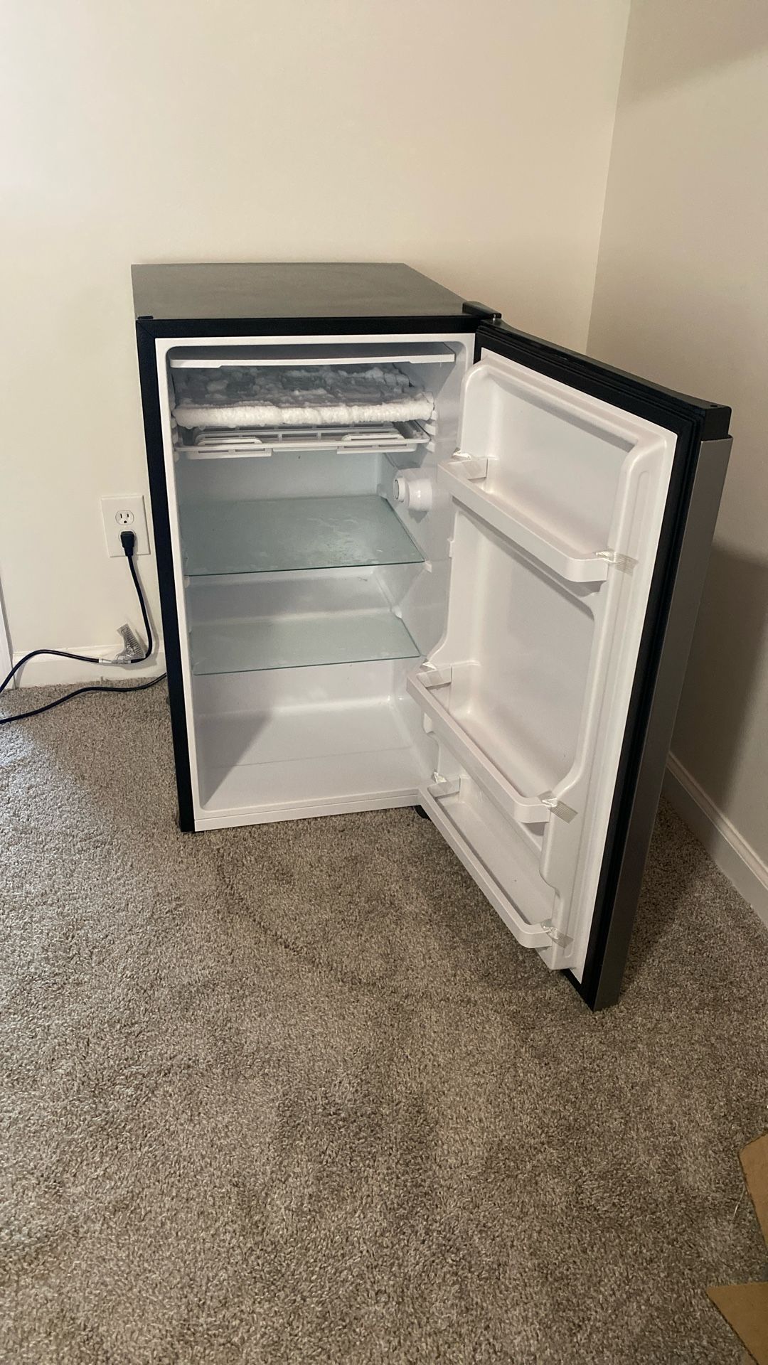 Fridge 18.7” For Home, Office, Dorm, Bedroom, Kitchen