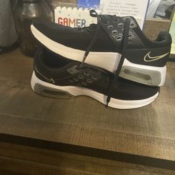 Nike Tyr Running Shoes 