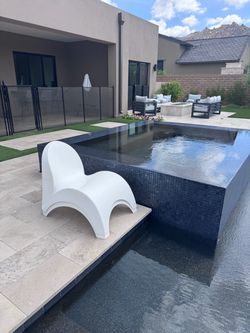 Ledge lounger