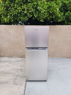 24X29X61 WHIRLPOOL FRIDGE 11CUFT SILVER