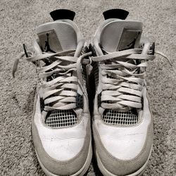 Retro Jordan 4, Military Black, Size 11 (No Box)